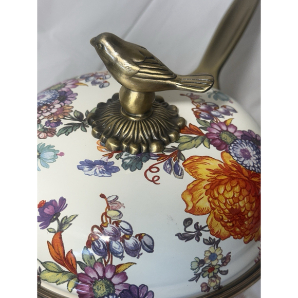 MacKenzie Childs White Flower Market 2.5 Quart Saucepan - Picture 14 of 15